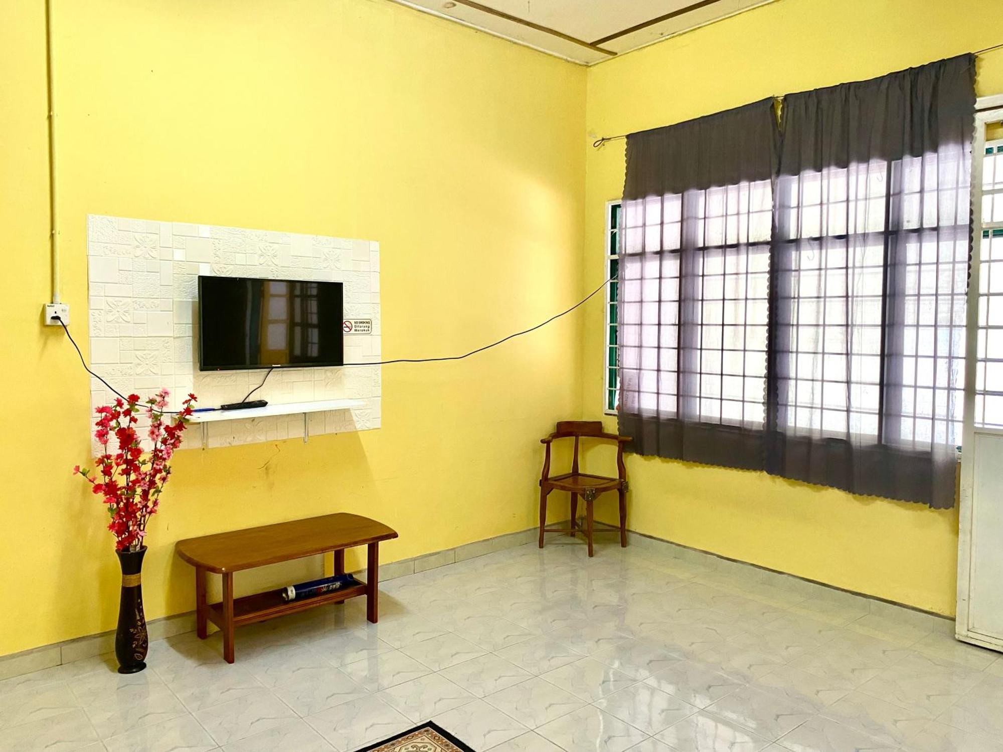 Umi Homestay Batu Buruk Kuala Terengganu Exterior photo